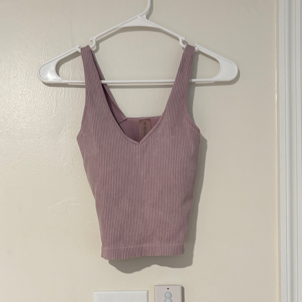 Chic Ribbed V-Neck Camisole in Soft Purple